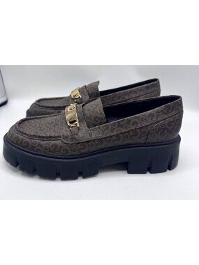 GBG GGCollie-R Womens Size 11M Loafer Chunky Brown Logo Gold Chain Accent